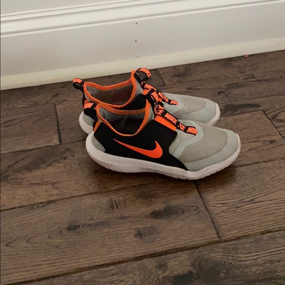 Shoes - Picture 2 of 3